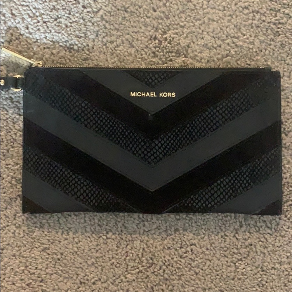 Michael Kors Black & Gold Wristlet